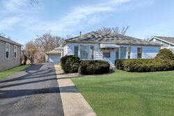 Pre-foreclosure in  Grace St Schiller Park, IL 60176