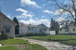Pre-foreclosure in  Hoch Ave Adrian, MI 49221
