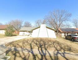 Pre-foreclosure in  Natches Dr Arlington, TX 76014
