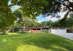 Pre-foreclosure in  S Parkwood Dr Harlingen, TX 78550