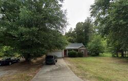 Pre-foreclosure in  Laurel Ln Gastonia, NC 28054