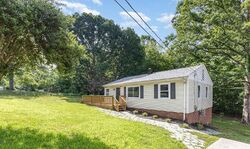 Pre-foreclosure in  Mary Ave Gastonia, NC 28052