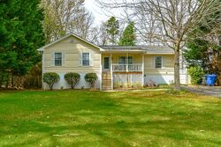 Pre-foreclosure in  Hopkins Rd Kernersville, NC 27284
