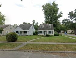 Pre-foreclosure in  Parklawn St Oak Park, MI 48237