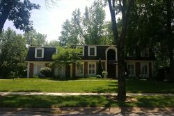 Pre-foreclosure in  ALSWELL LN Saint Louis, MO 63128