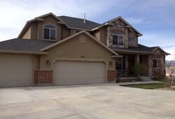 Pre-foreclosure in  E Eagle Ridge Dr North Salt Lake, UT 84054