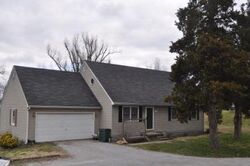 Pre-foreclosure in  Stagecoach Rd Madisonville, KY 42431