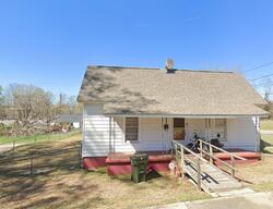Pre-foreclosure in  Hammett St Honea Path, SC 29654