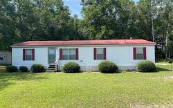 Pre-foreclosure in  Sw Donovan Gln Lake City, FL 32024
