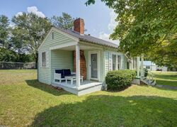  Manhattan St, Hamlet NC