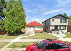 Pre-foreclosure in  Vine Ave Harvey, IL 60426