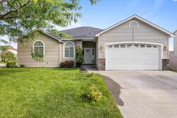 Pre-foreclosure in  W 43rd Ave Kennewick, WA 99337