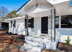  E Crestview Dr, Smithfield NC