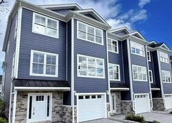 Pre-foreclosure in  Canterbury Ave North Arlington, NJ 07031