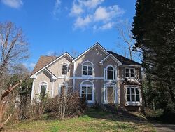 Pre-foreclosure in  Velvet Creek Ln Sw Marietta, GA 30008