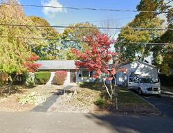 Pre-foreclosure in  Tulip St Huntington, NY 11743