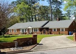 Pre-foreclosure in  Lawrence Grey Dr Virginia Beach, VA 23455
