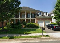 Pre-foreclosure in  Farr Oak Cir Fairfax, VA 22030
