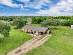 Pre-foreclosure in  Slade Dr Bruceville, TX 76630