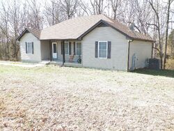 Pre-foreclosure in  Brady Cole Ln Lafayette, TN 37083