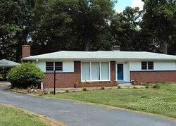 Pre-foreclosure in  OAK ST Duncan, SC 29334