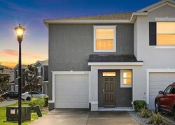 Pre-foreclosure in  Falling Blue Pl Riverview, FL 33578