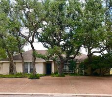 Pre-foreclosure in  Saint Andrews St Rockport, TX 78382