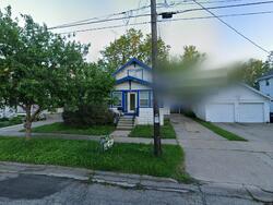 Pre-foreclosure in  W 16th Ave Oshkosh, WI 54902