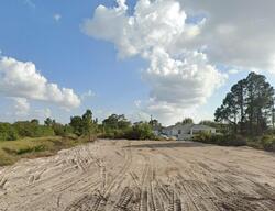 Pre-foreclosure in  2nd St SW Lehigh Acres, FL 33976