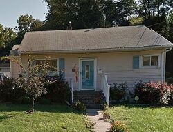 Pre-foreclosure in  Clamer Rd Trenton, NJ 08628