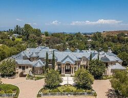 Pre-foreclosure in  Walker Rd Calabasas, CA 91302
