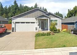 Pre-foreclosure in  Hardcastle Ave Woodburn, OR 97071