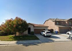 Pre-foreclosure in  Encino Ave Clovis, CA 93619