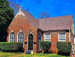Pre-foreclosure in  Madison Ave Montgomery, AL 36107