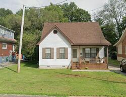 Pre-foreclosure in  Richland Ave Louisville, KY 40218