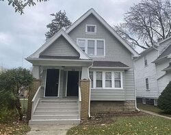 Pre-foreclosure in  N Vel R Phillips Ave Milwaukee, WI 53212
