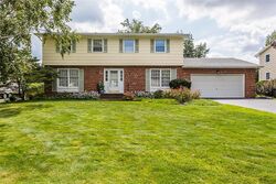 Pre-foreclosure in  Sherwood Dr Brockport, NY 14420