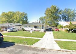 Pre-foreclosure in  Glenhurst Rd Tonawanda, NY 14150