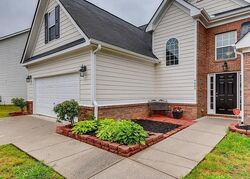 Pre-foreclosure in  Chargrey Sta Powder Springs, GA 30127