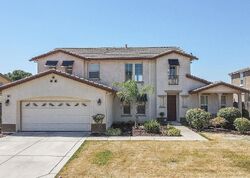 Pre-foreclosure in  Torrey Pines Cir Chowchilla, CA 93610
