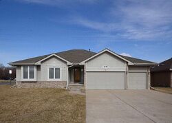 Pre-foreclosure in  S Glenview Dr La Vista, NE 68128