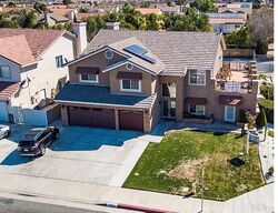 Pre-foreclosure in  Willow Bay Rd Wildomar, CA 92595