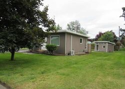 Pre-foreclosure in  S 7th St Lebanon, OR 97355
