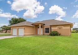  Country Club Pkwy, Lehigh Acres FL