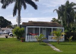  Oak St, North Fort Myers FL