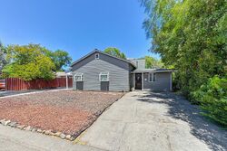 Pre-foreclosure in  Fairways Ct Sacramento, CA 95821
