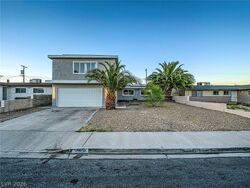 Pre-foreclosure in  Holmby Ave Las Vegas, NV 89146