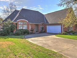 Pre-foreclosure in  S Oxford Ave Tulsa, OK 74137