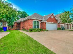 Pre-foreclosure in  Olde Brook Ct Norman, OK 73072