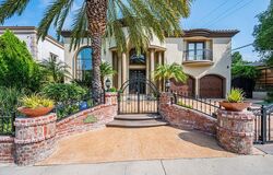  Hayvenhurst Dr, Encino CA